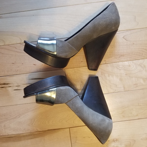 NWT BCBG Max Azria Nole gray metallic chunky heels - Picture 4 of 8